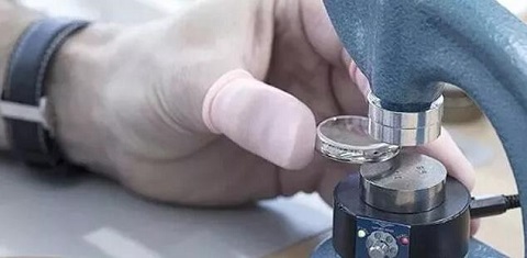 天梭手表售后服务电话（天梭如何深度清洁）